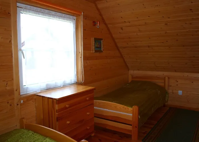 8-osobowy Drewniany Andrzej Semesterbostad